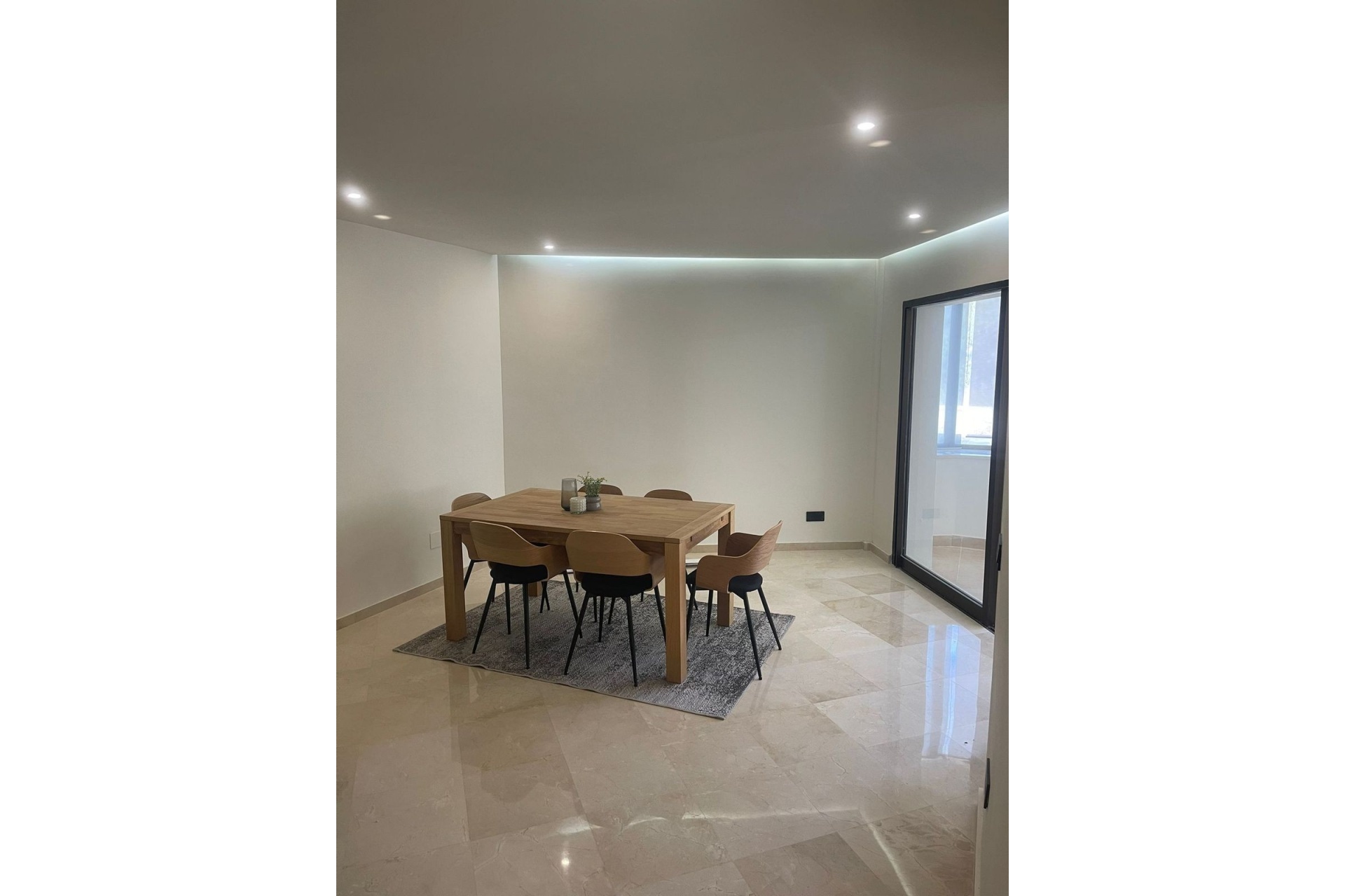 Resale - apartment - Estepona - Atalaya