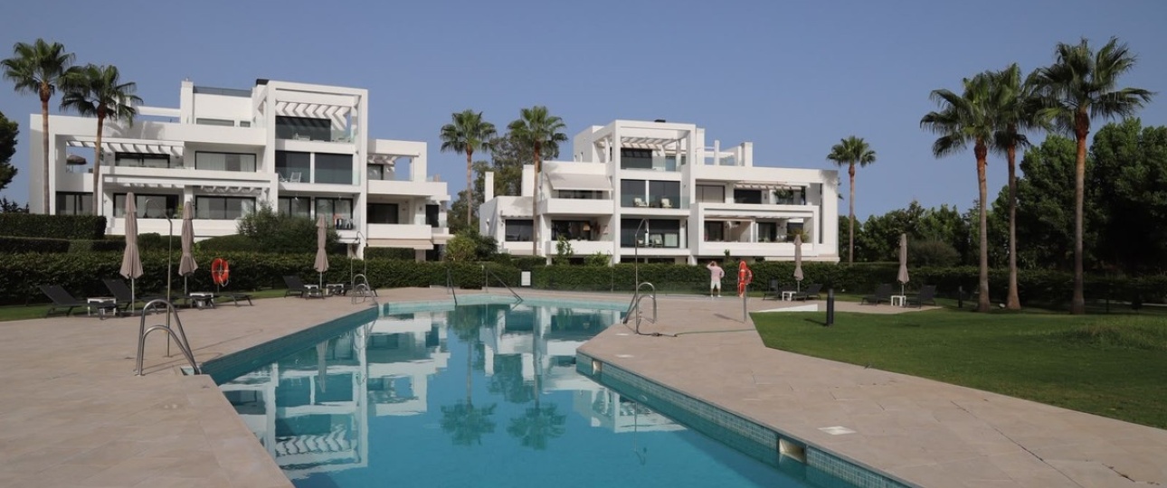 Resale - apartment - Estepona - Atalaya