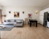 Resale - apartment - Estepona - Atalaya