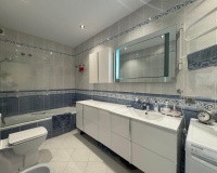 Resale - apartment - Estepona - Atalaya
