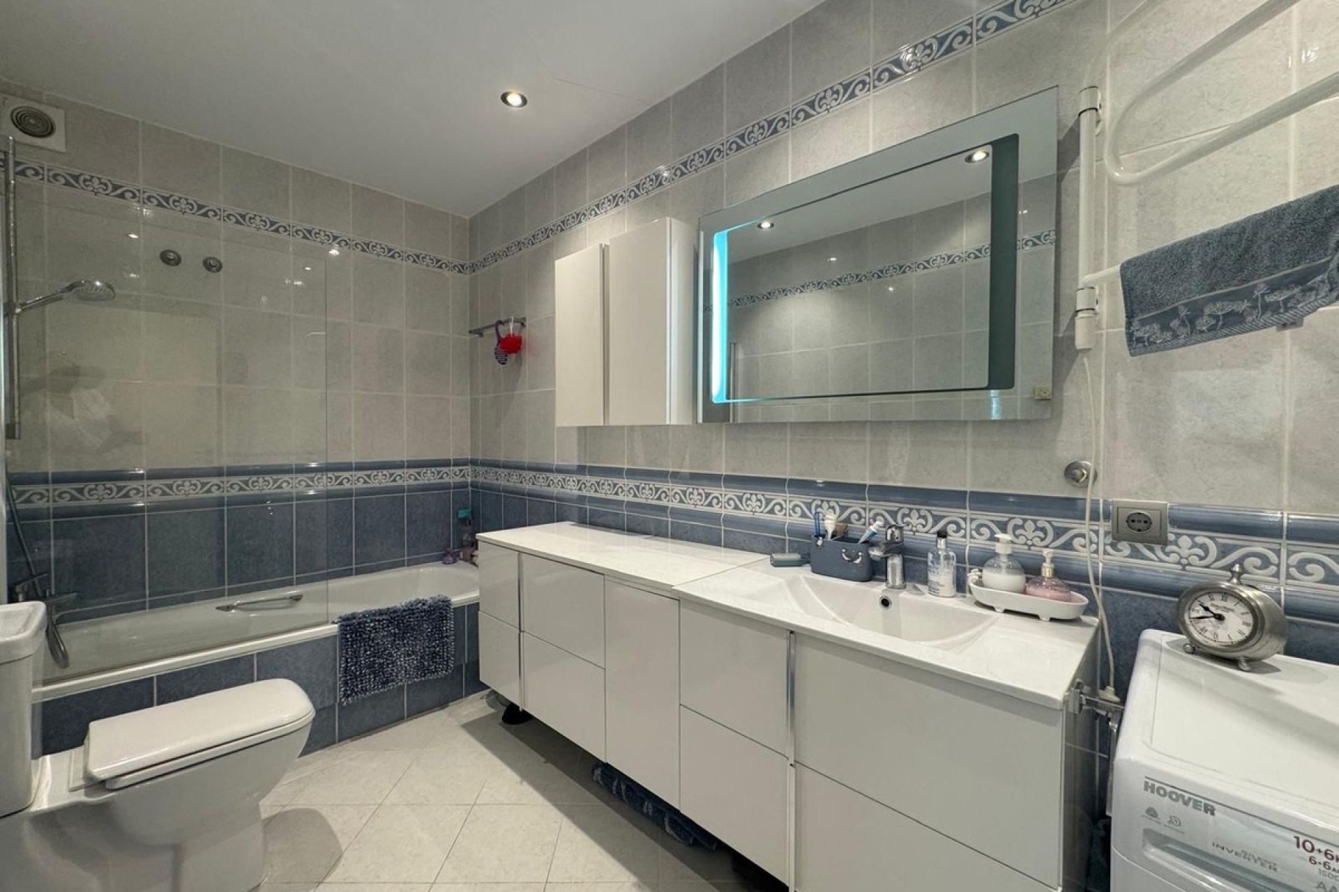 Resale - apartment - Estepona - Atalaya