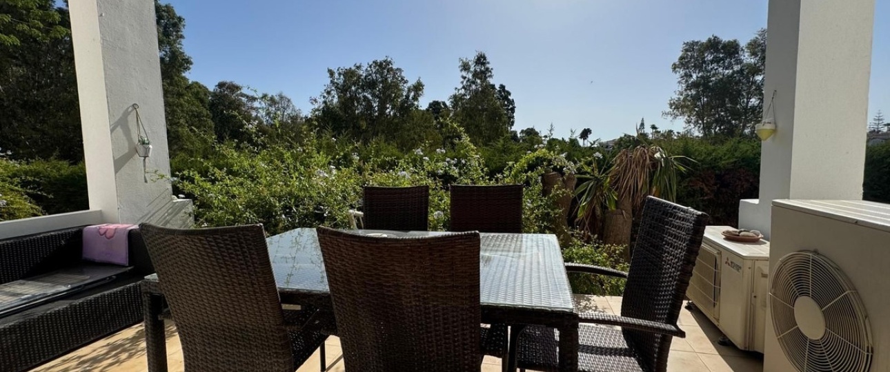 Resale - apartment - Estepona - Atalaya
