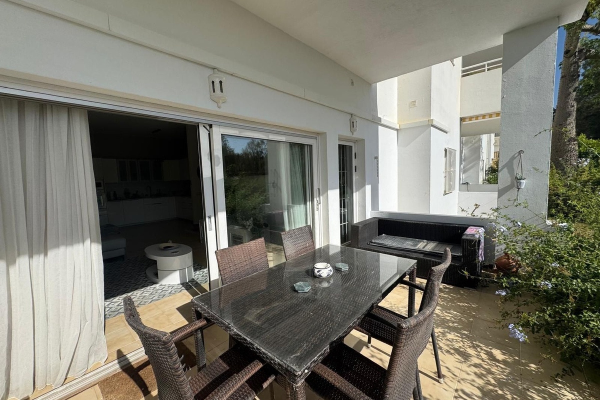 Resale - apartment - Estepona - Atalaya