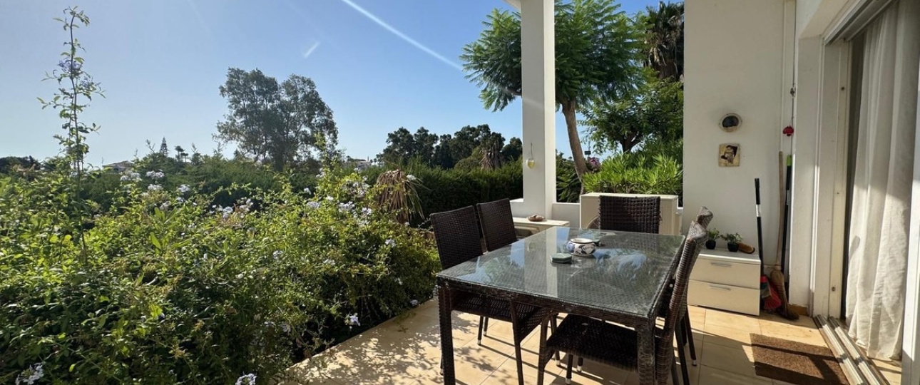 Resale - apartment - Estepona - Atalaya