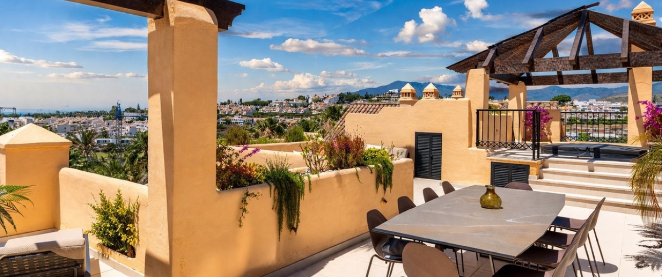 Resale - apartment - Estepona - Atalaya