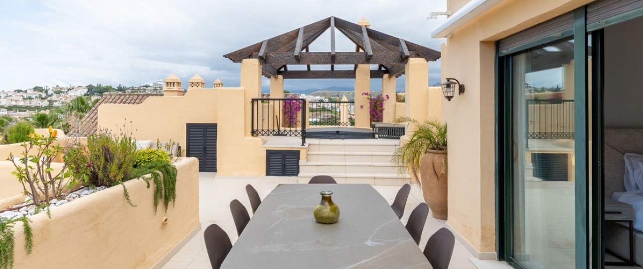 Resale - apartment - Estepona - Atalaya