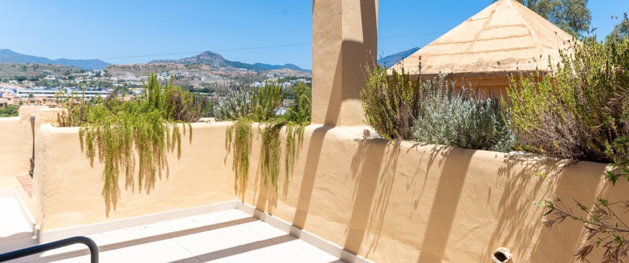 Resale - apartment - Estepona - Atalaya