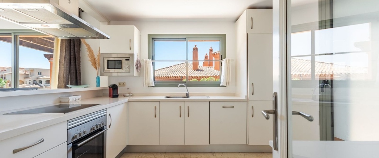 Resale - apartment - Estepona - Atalaya