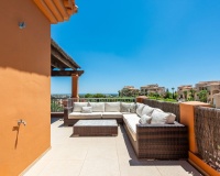 Resale - apartment - Estepona - Atalaya