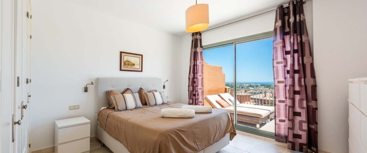Resale - apartment - Estepona - Atalaya