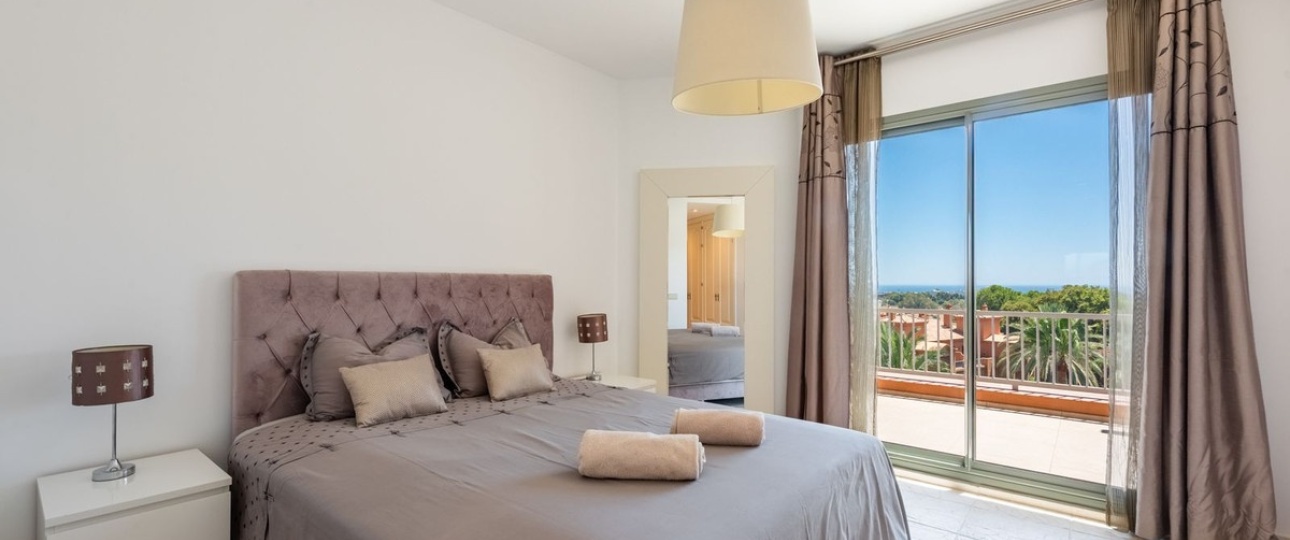 Resale - apartment - Estepona - Atalaya
