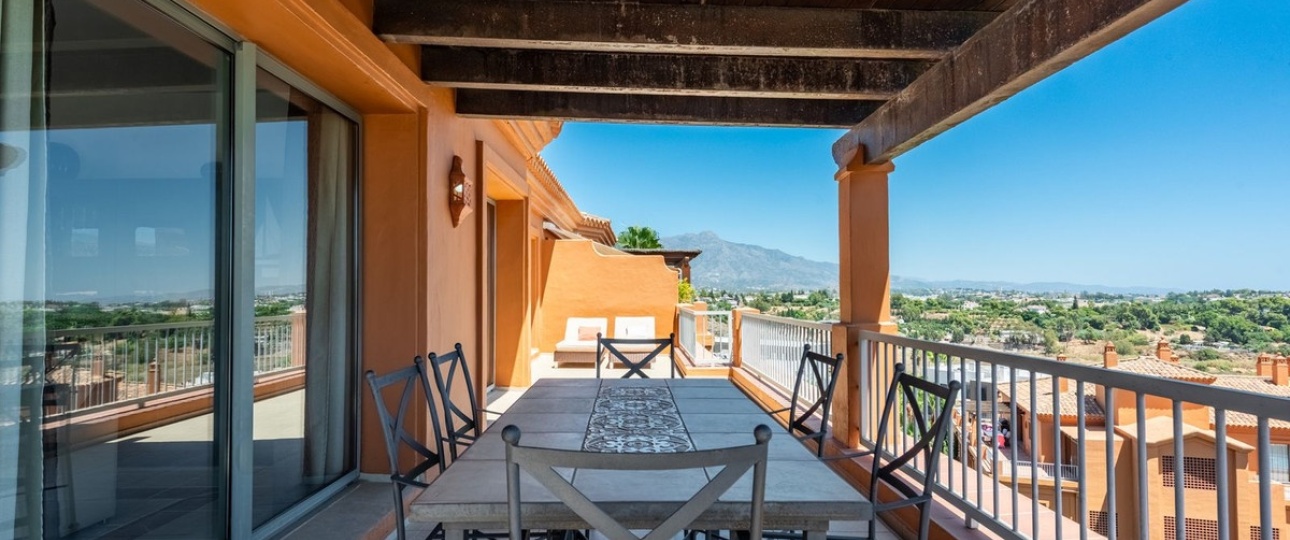 Resale - apartment - Estepona - Atalaya