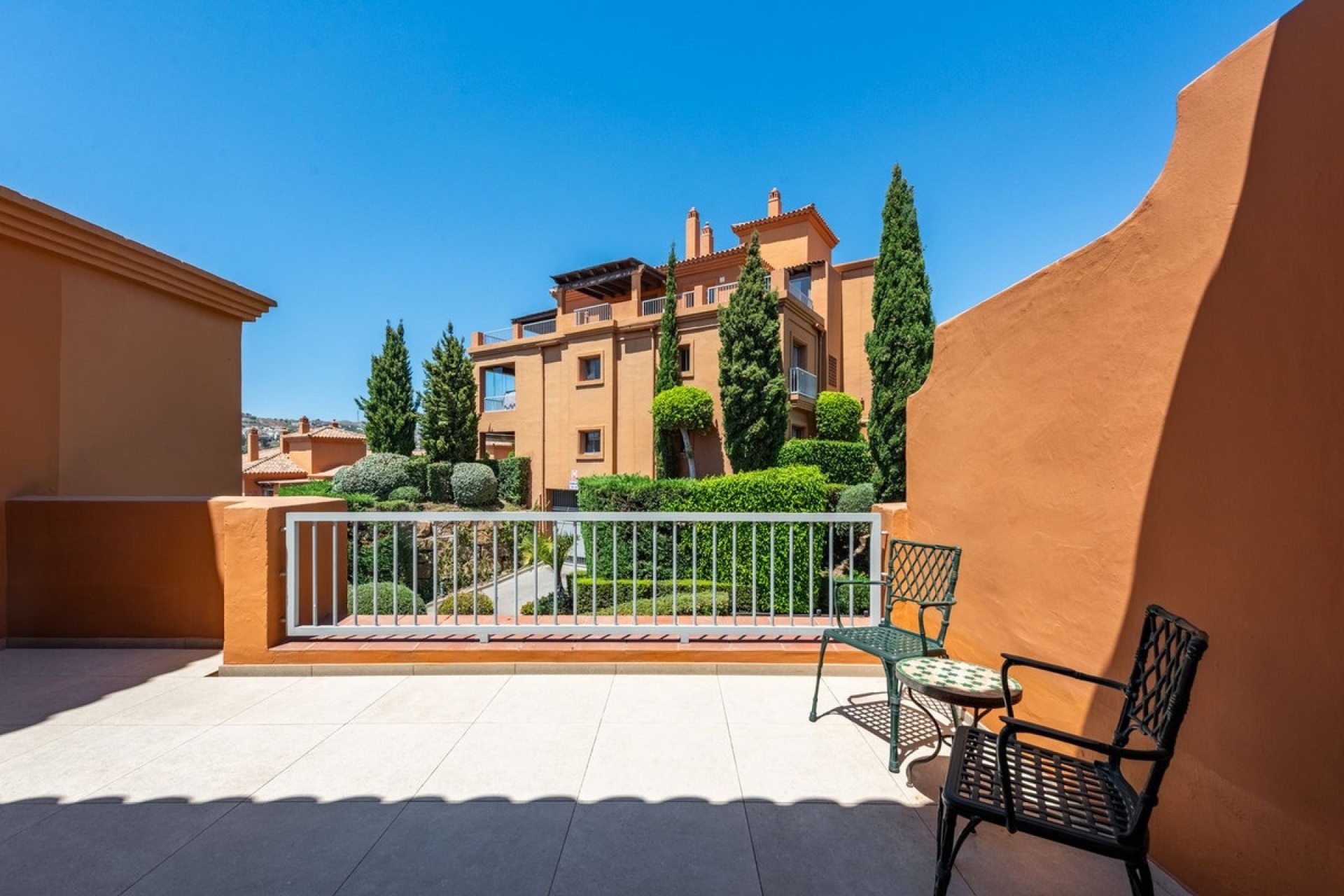 Resale - apartment - Estepona - Atalaya