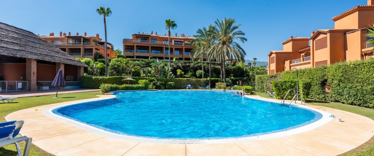 Resale - apartment - Estepona - Atalaya