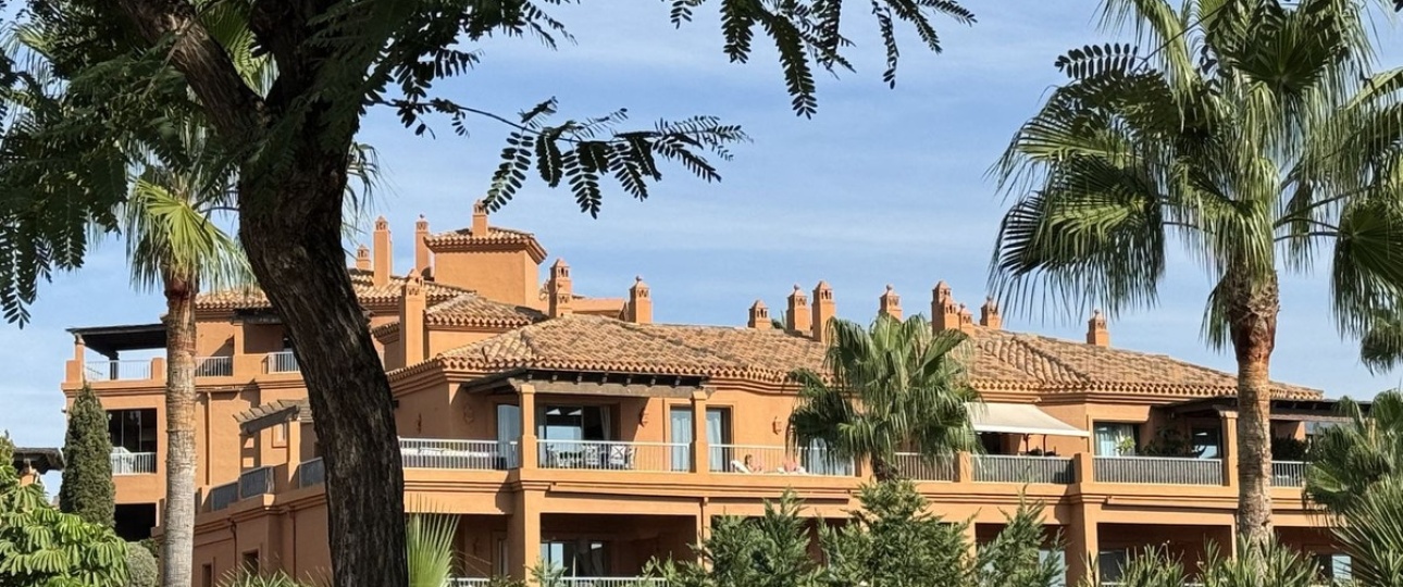 Resale - apartment - Estepona - Atalaya