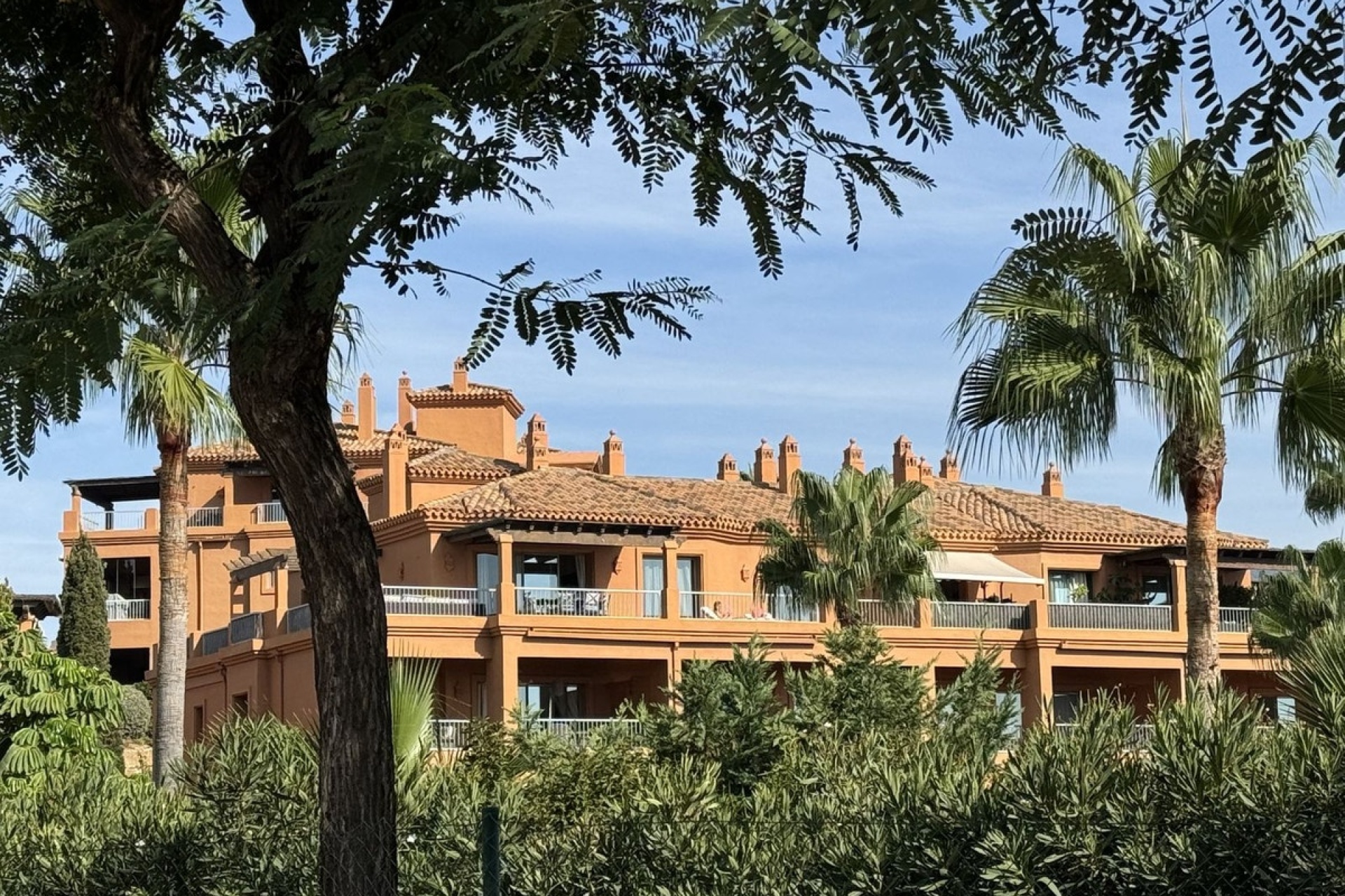 Resale - apartment - Estepona - Atalaya