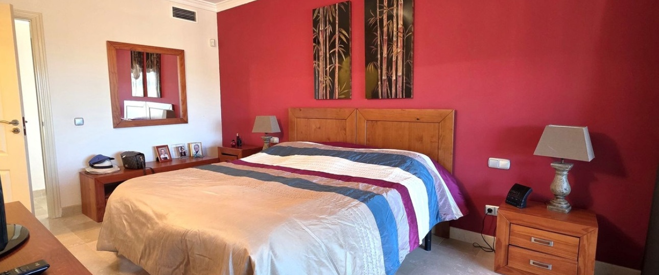 Resale - apartment - Estepona - Atalaya