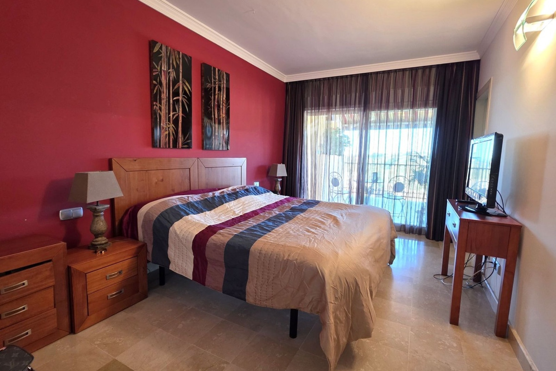 Resale - apartment - Estepona - Atalaya