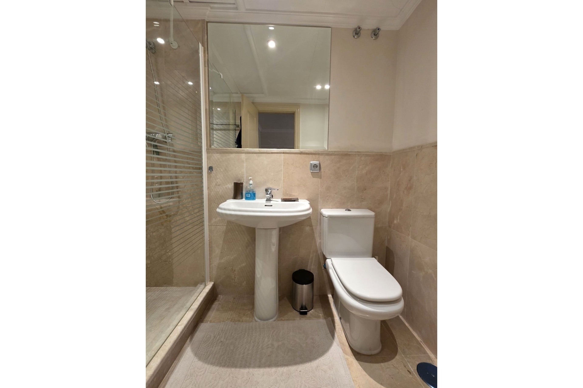 Resale - apartment - Estepona - Atalaya