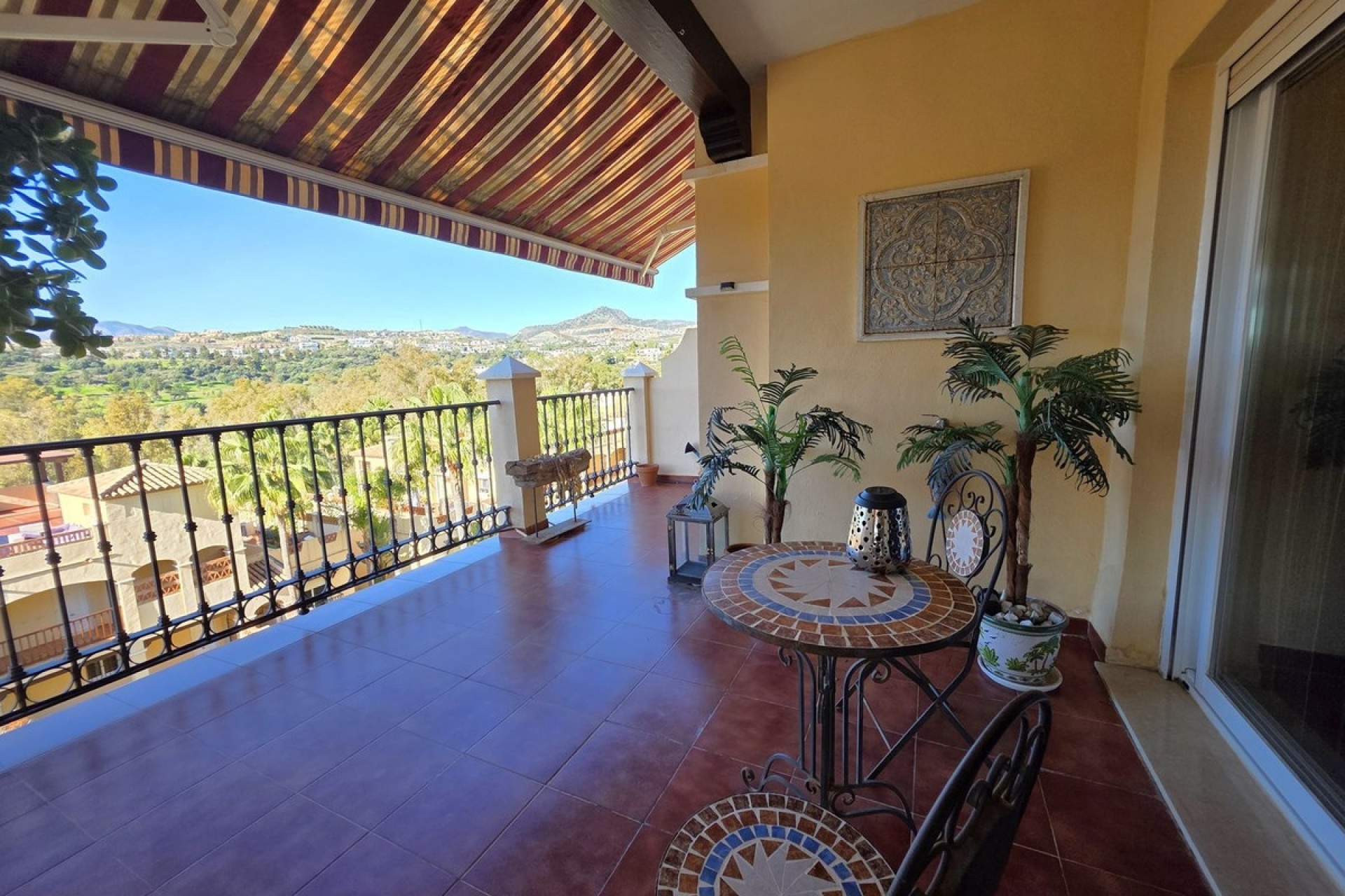 Resale - apartment - Estepona - Atalaya