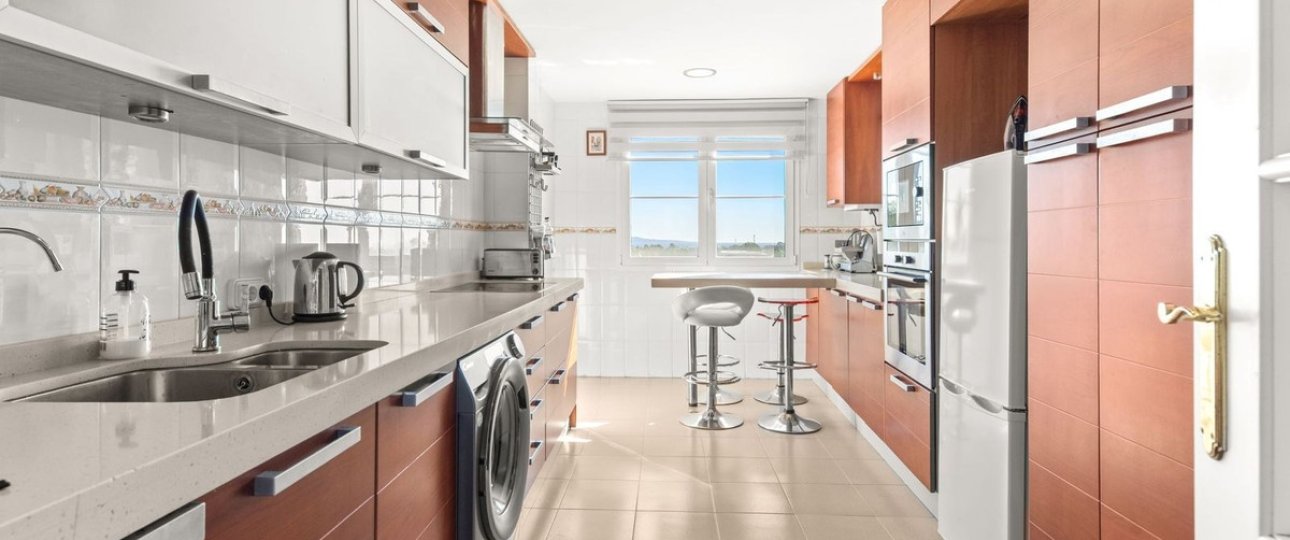 Resale - apartment - Estepona - Atalaya