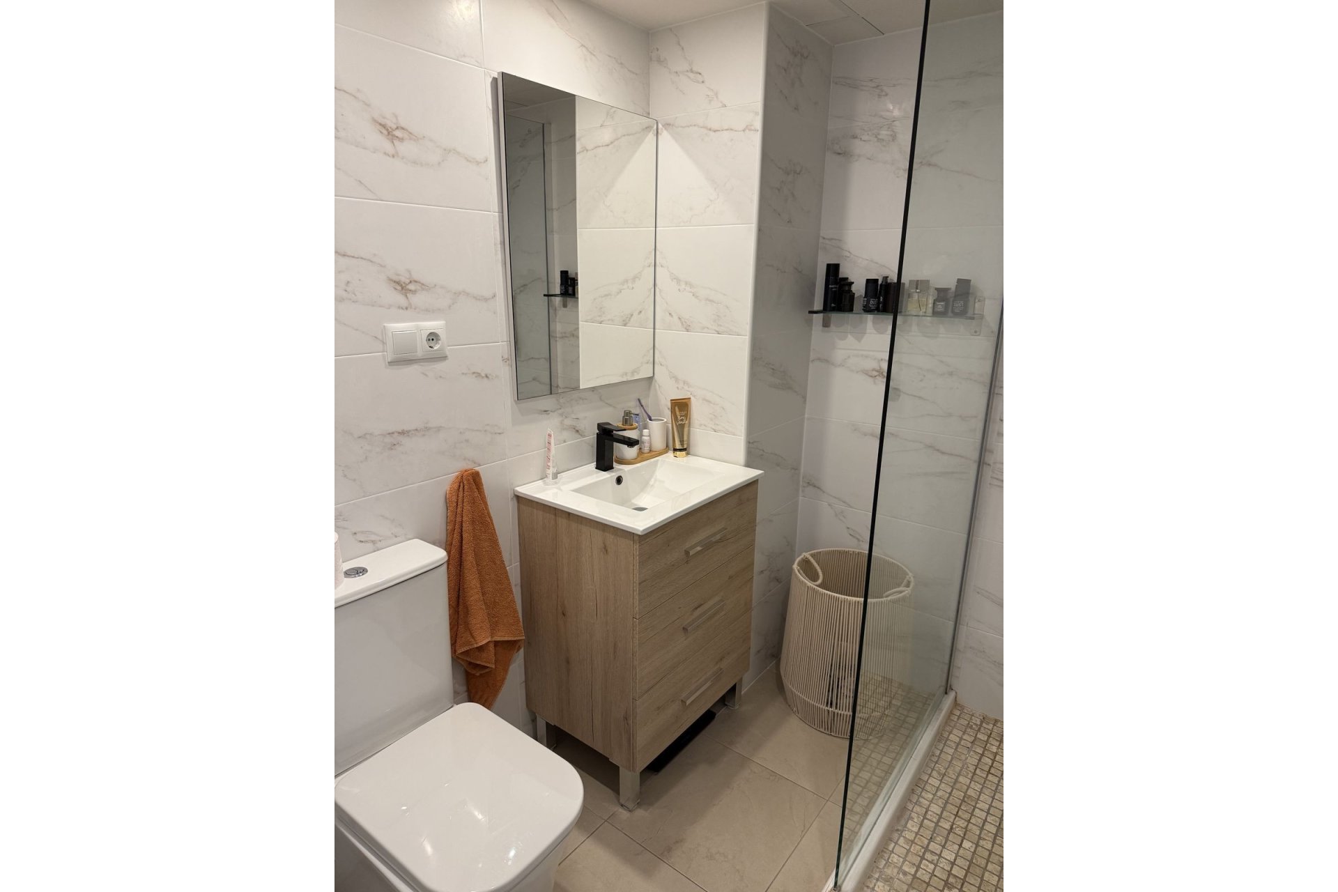Resale - apartment - Estepona - Atalaya