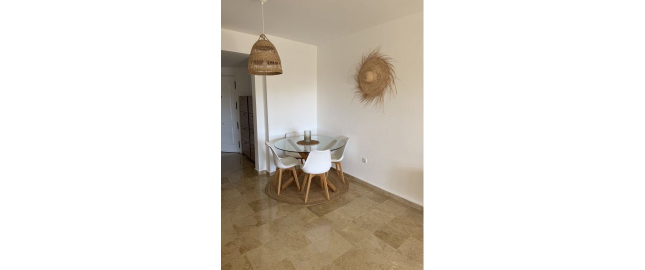 Resale - apartment - Estepona - Atalaya