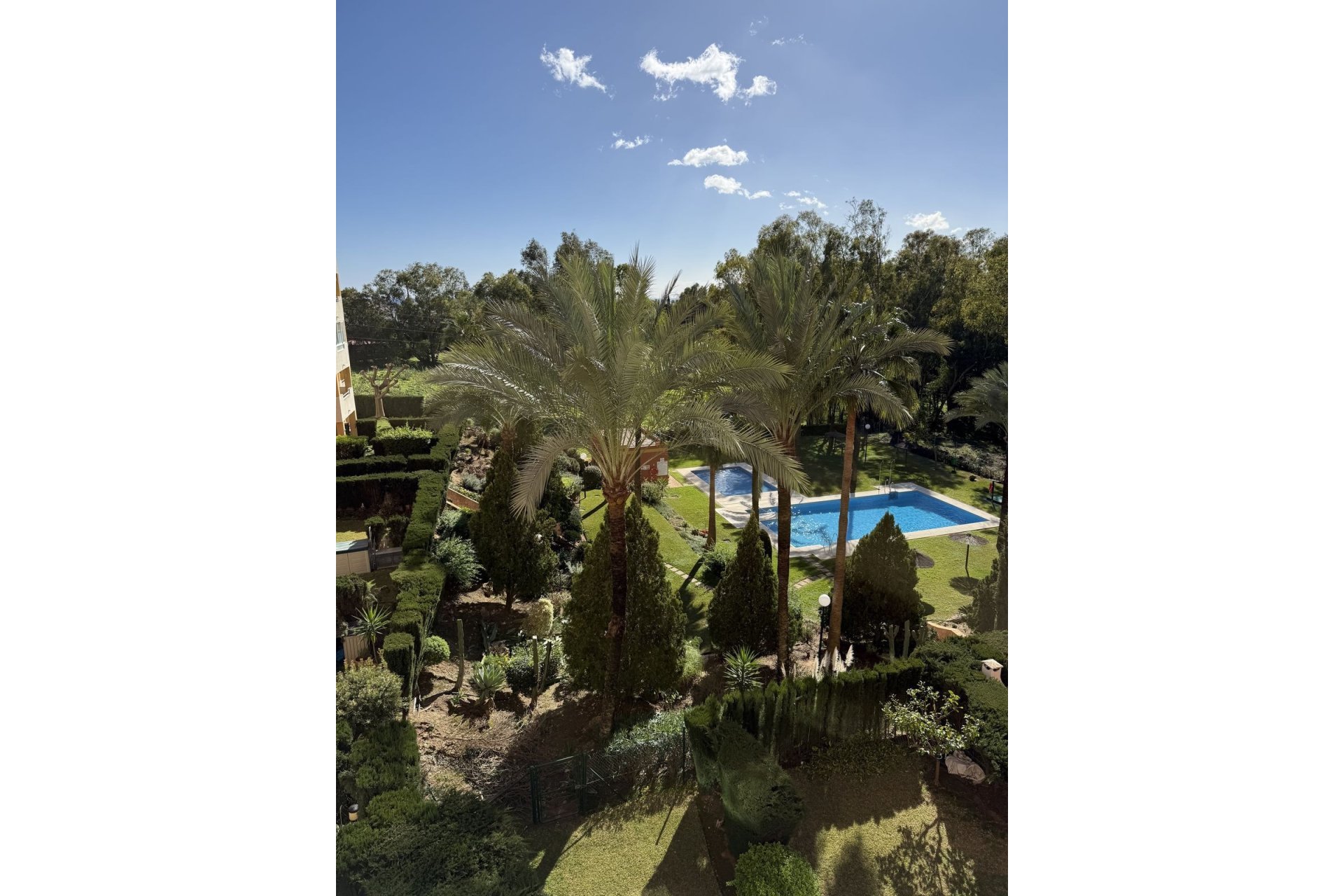 Resale - apartment - Estepona - Atalaya