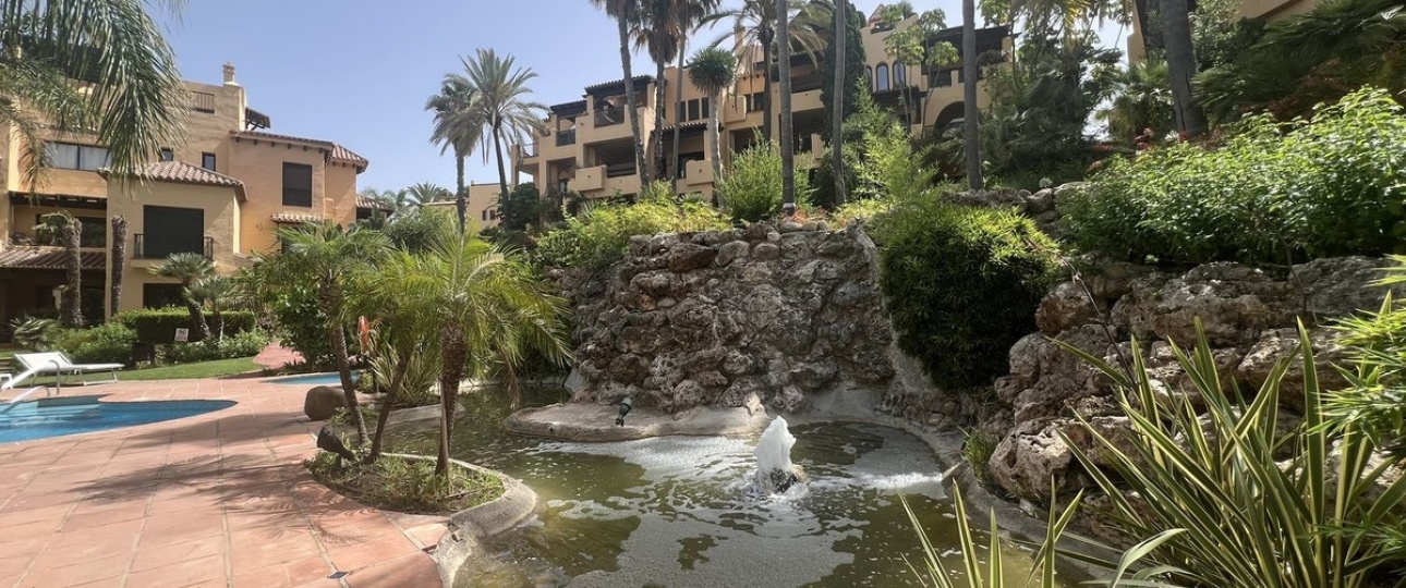 Resale - apartment - Estepona - Atalaya