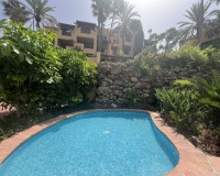 Resale - apartment - Estepona - Atalaya
