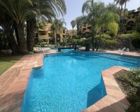 Resale - apartment - Estepona - Atalaya