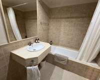 Resale - apartment - Estepona - Atalaya