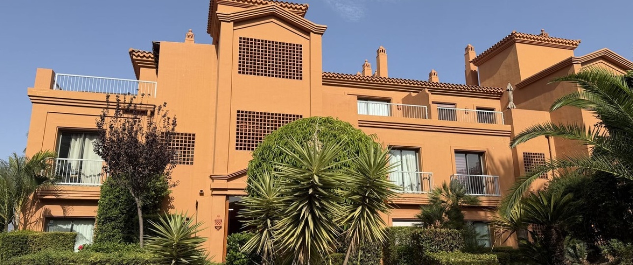 Resale - apartment - Estepona - Atalaya