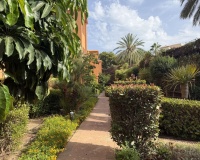 Resale - apartment - Estepona - Atalaya