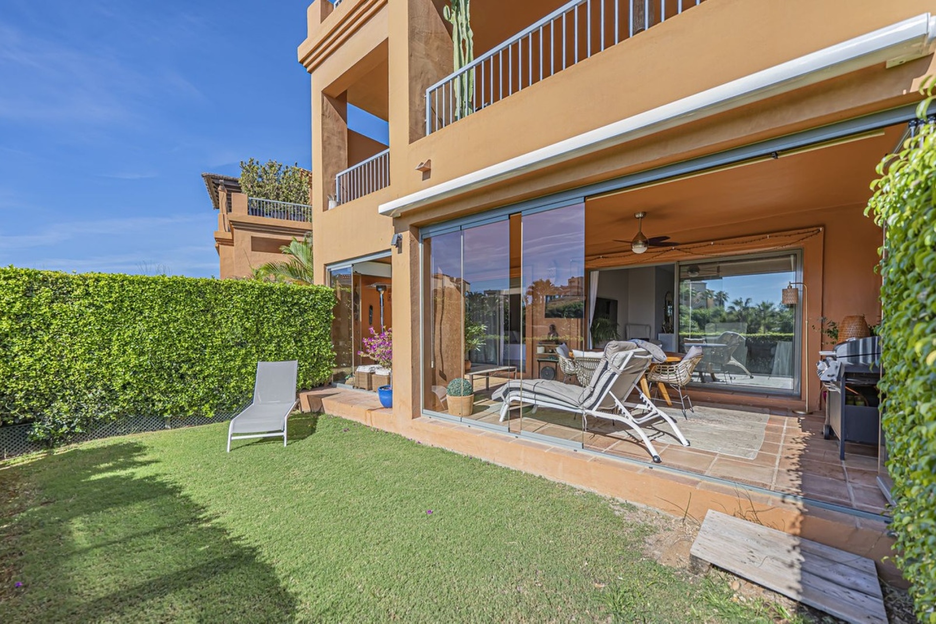 Resale - apartment - Estepona - Atalaya