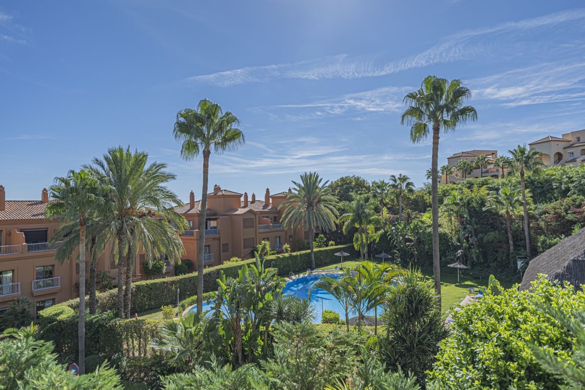 Resale - apartment - Estepona - Atalaya