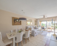 Resale - apartment - Estepona - Atalaya
