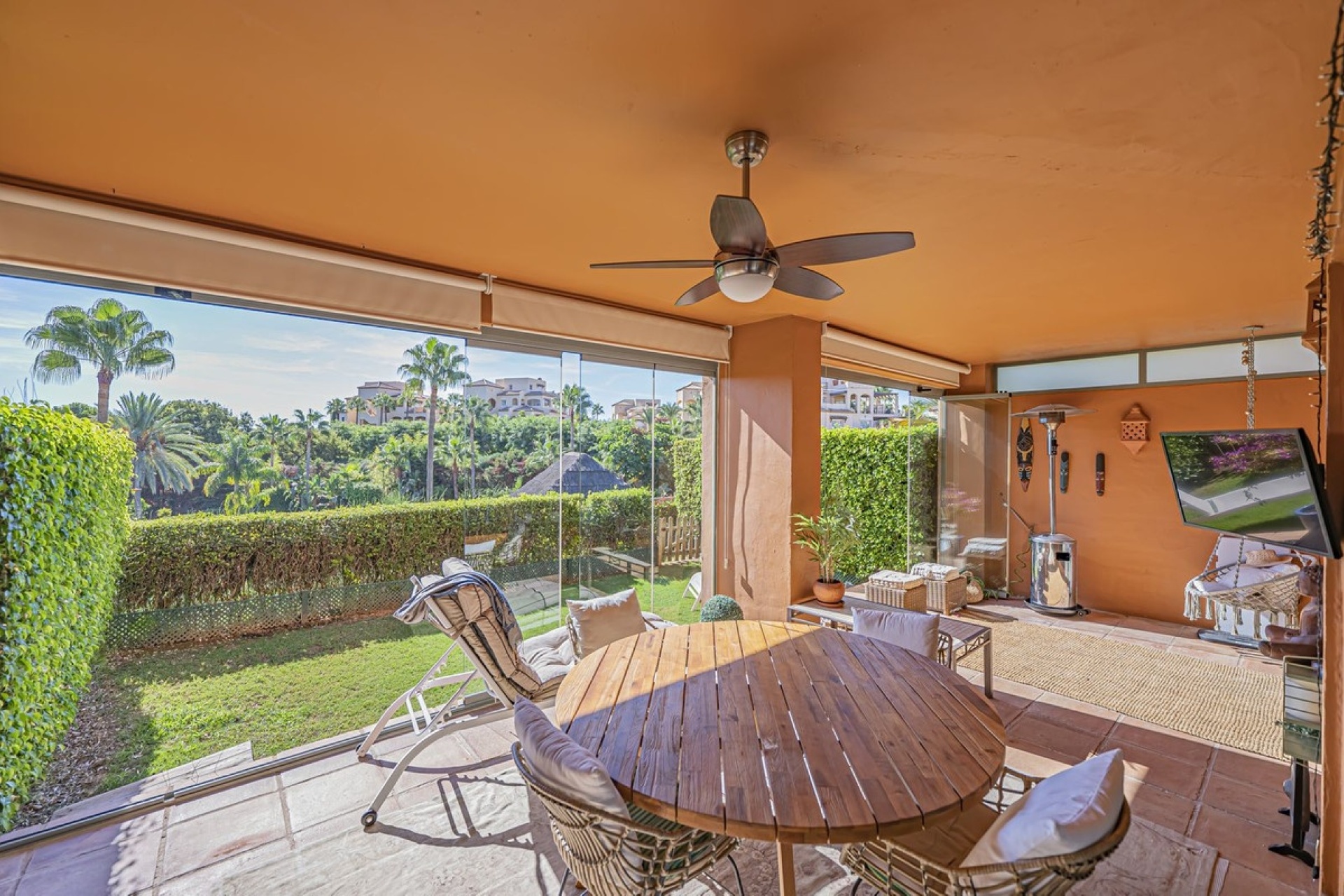 Resale - apartment - Estepona - Atalaya