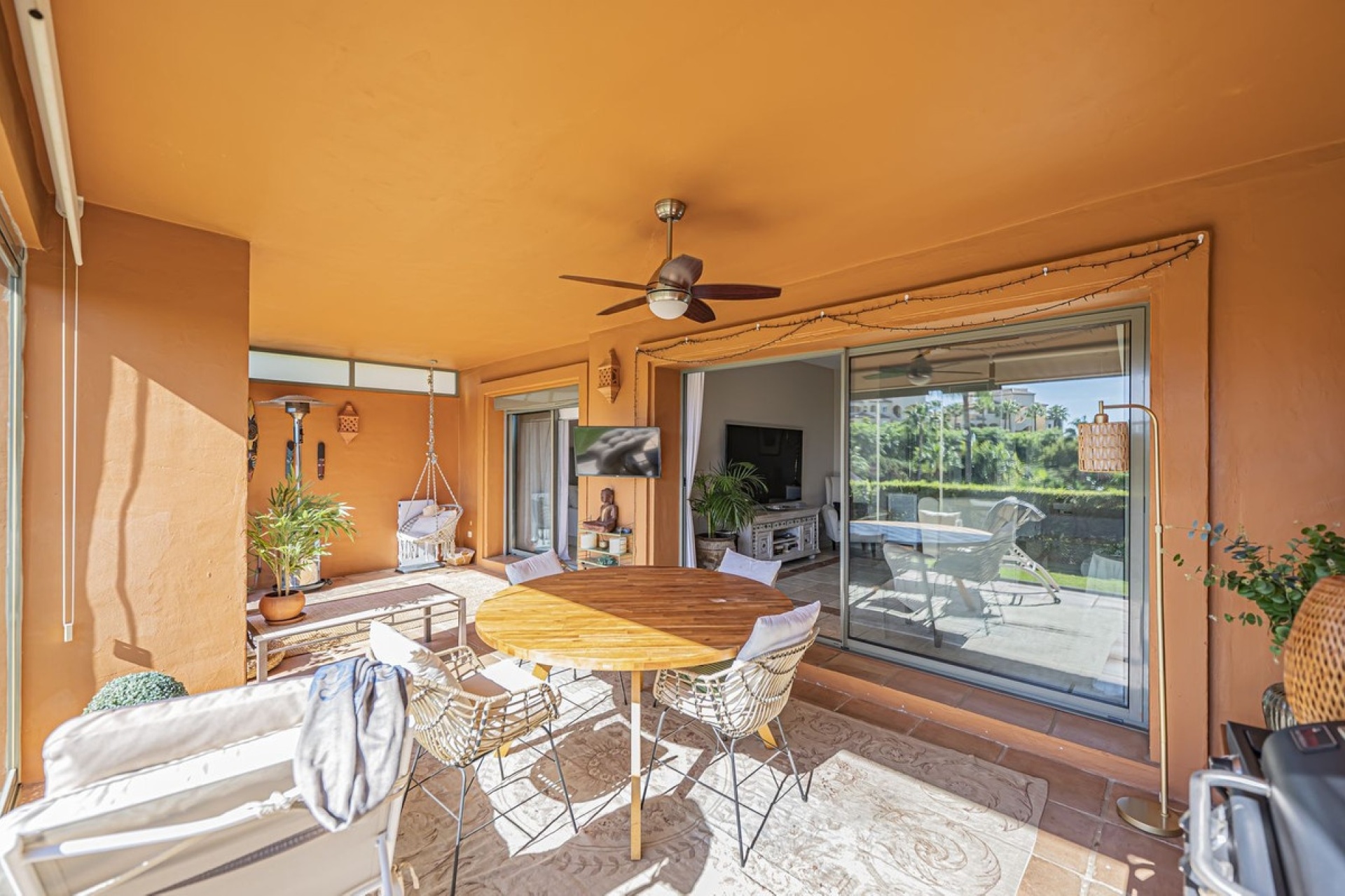 Resale - apartment - Estepona - Atalaya