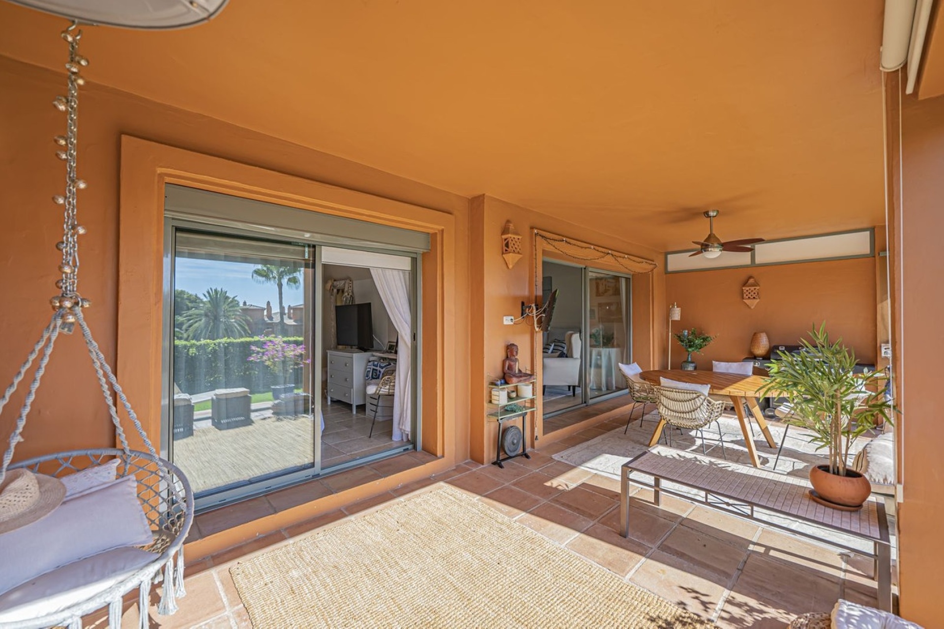 Resale - apartment - Estepona - Atalaya
