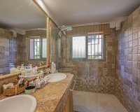 Resale - apartment - Estepona - Atalaya