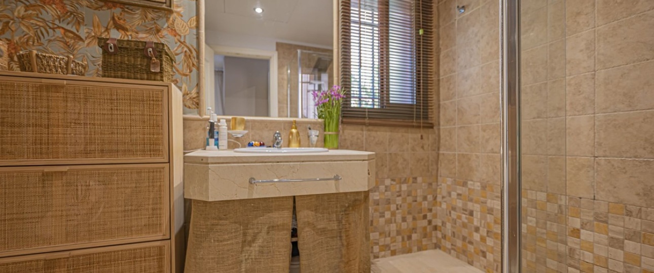Resale - apartment - Estepona - Atalaya