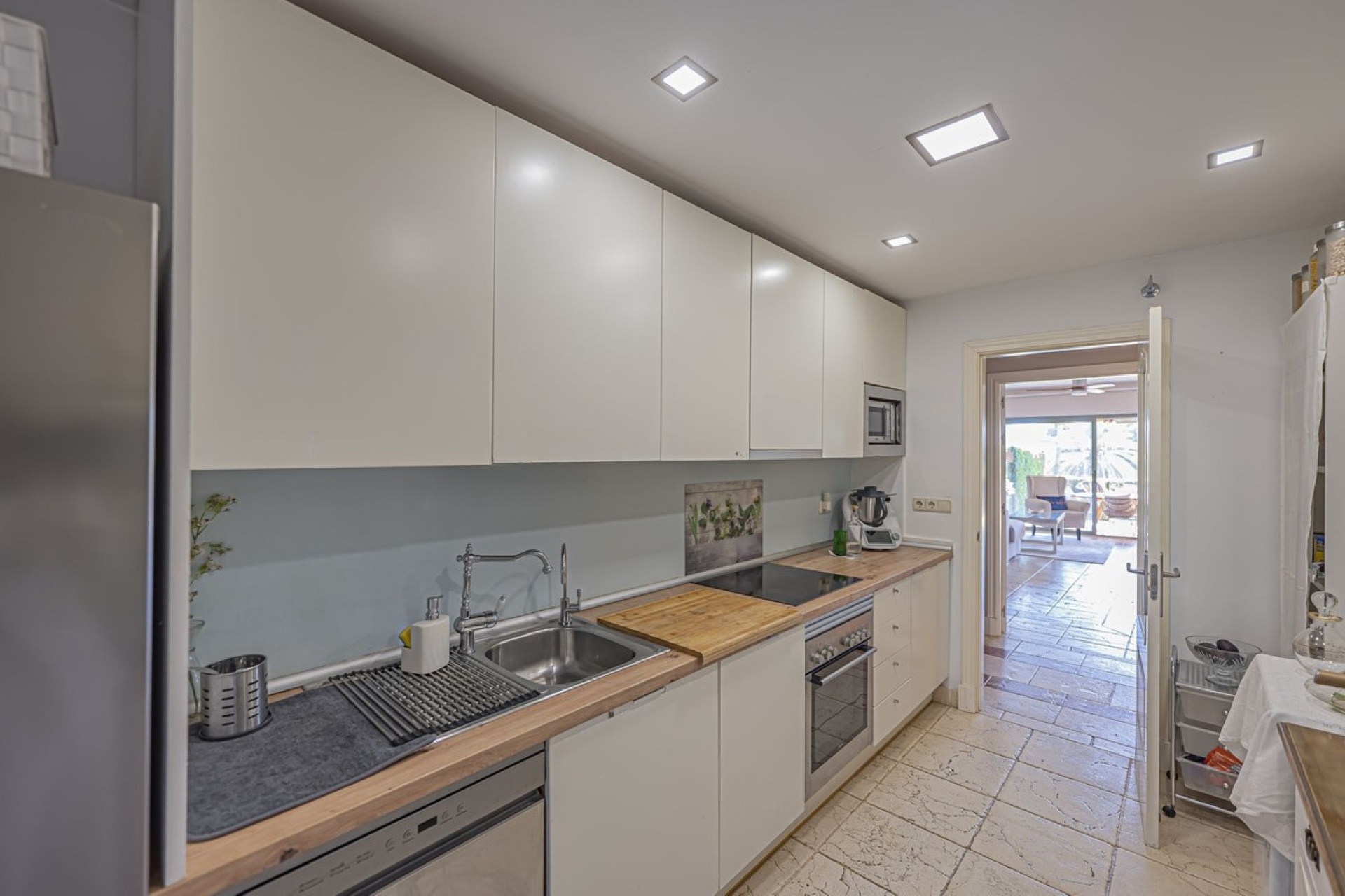 Resale - apartment - Estepona - Atalaya
