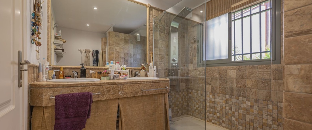 Resale - apartment - Estepona - Atalaya