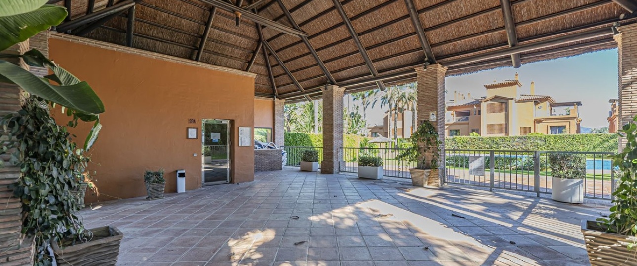 Resale - apartment - Estepona - Atalaya