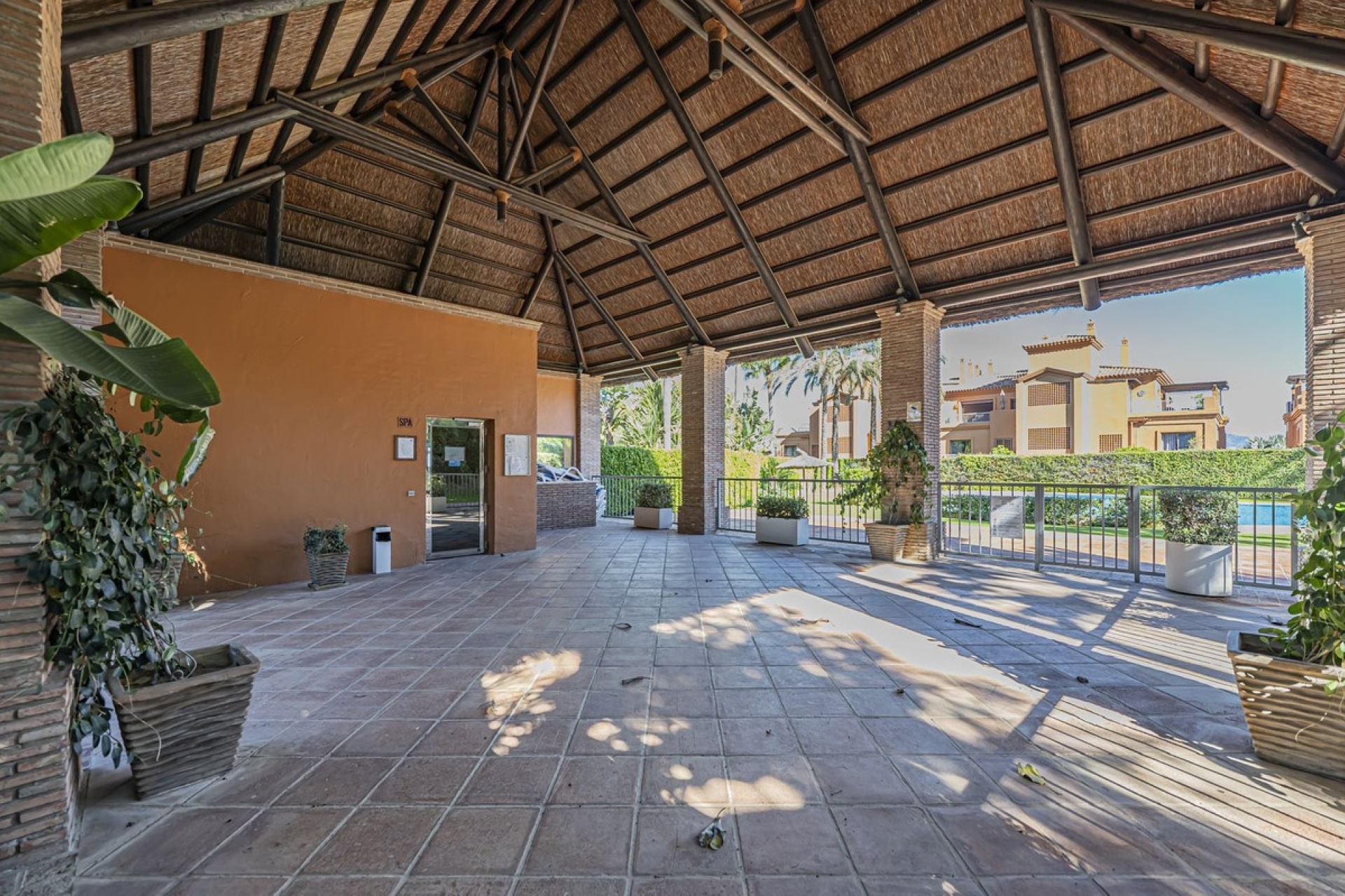 Resale - apartment - Estepona - Atalaya