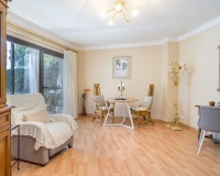 Resale - apartment - Estepona - Atalaya