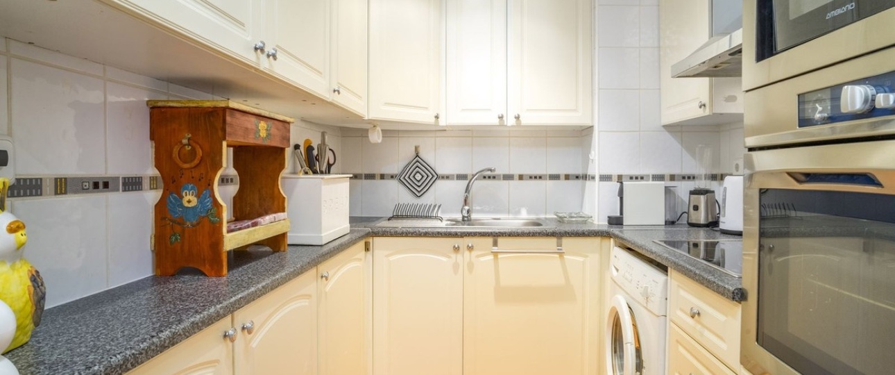 Resale - apartment - Estepona - Atalaya