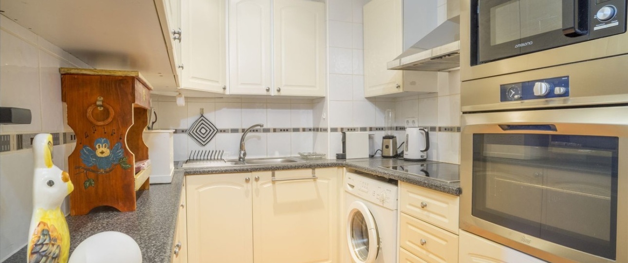 Resale - apartment - Estepona - Atalaya