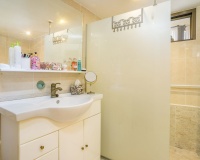 Resale - apartment - Estepona - Atalaya